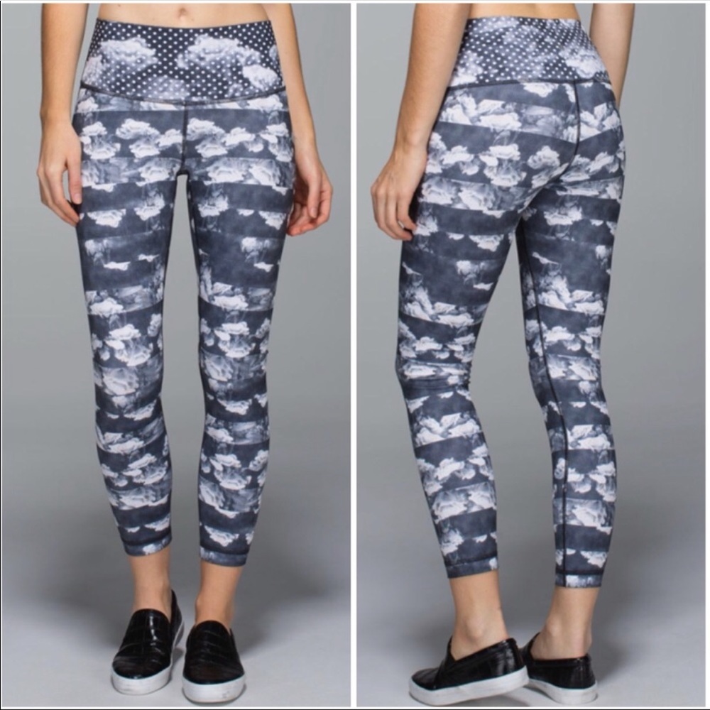 Cute rare Lululemon Dottie Dream Rose leggings
